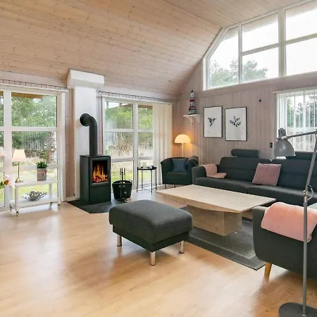 Classy Holiday Homein Bl Vand With A Sauna Blåvand